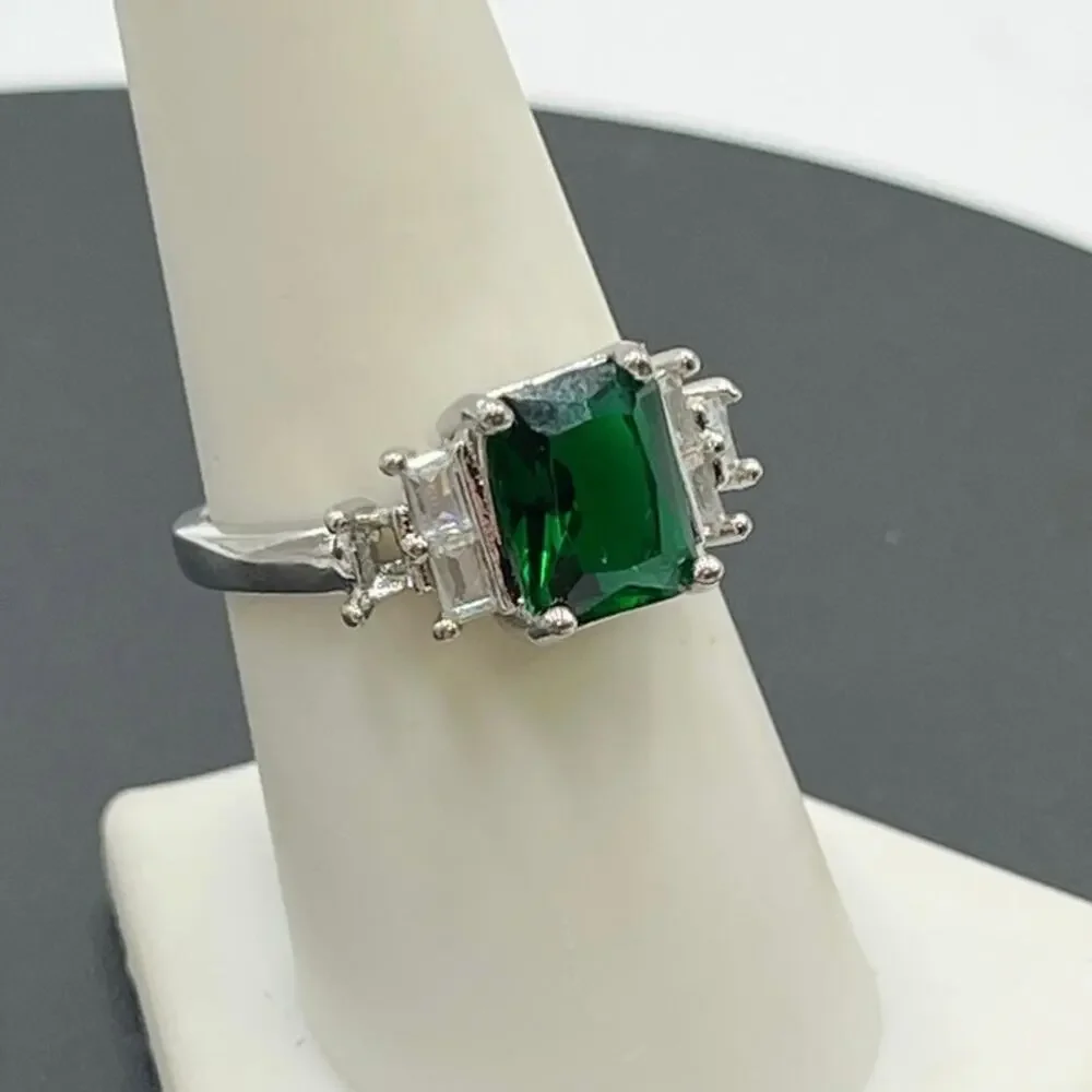 Sterling Silver Rhodium Plated Emerald Cut Green CZ Stone Baguette Side CZ 8.25‎